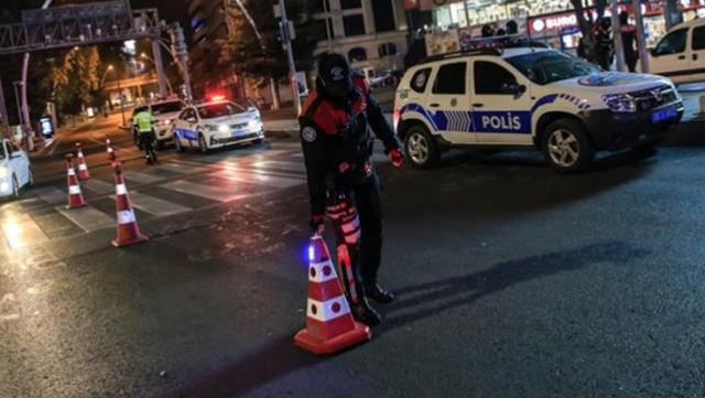 Türkiye genelinde son kez uygulanan hafta sonu sokağa çıkma kısıtlaması başladı