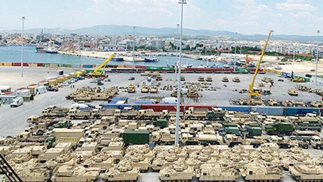 Türkiye'ye 40 kilometre uzakta dikkat çeken hareketlilik! ABD, Dedeağaç'ı cephaneliğe dönüştürüp 400 tank yığdı Türkiye'ye 40 kilometre uzakta dikkat çeken hareketlilik! ABD, Dedeağaç'ı cephaneliğe dönüştürüp 400 tank yığdı