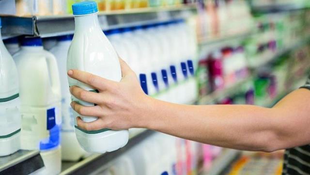 Üretici de tüketici de durumdan şikayetçi! 1 litre sütün fiyatı 9 liraya dayandı Üretici de tüketici de durumdan şikayetçi! 1 litre sütün fiyatı 9 liraya dayandı