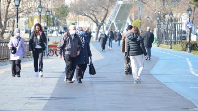 Uyarılar işe yaramıyor! Koronanın durdurulamadığı ilimizde endişelendiren görüntüler Uyarılar işe yaramıyor! Koronanın durdurulamadığı ilimizde endişelendiren görüntüler