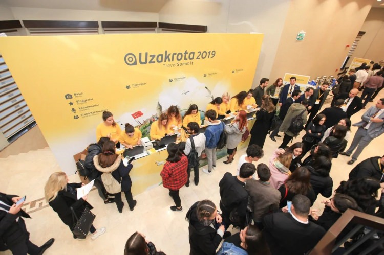<p>Yaklaşık 4500 ziyaretçinin katılımı ile 3 salon ve 5 farklı sahnede SKYhub Ana Sponsorluğu; Emirates Airline, Turkish Airlines Corporate Club ve International Residency & Citizenship Ana Desteği ile bu yıl 6.cısı düzenlenen Uzakrota Travel Summit, 13 Aralık Cuma günü Hilton Istanbul Bosphorus‘da gerçekleştirildi.</p>
