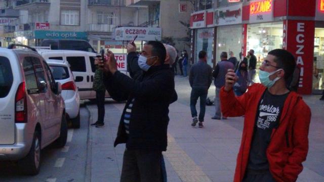 Vicdansızlığın böylesi! İntihar girişimi sırasında kamera karşısında şov yapan şahıs pes dedirtti
