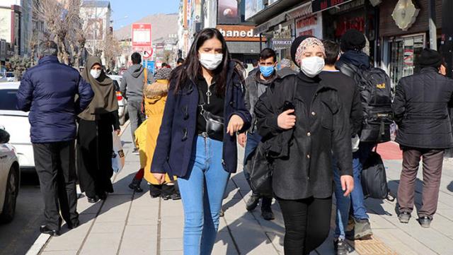 Yasakların kalktığı Van'da vaka sayısı artan 4 mahallede eğitime 10 gün ara