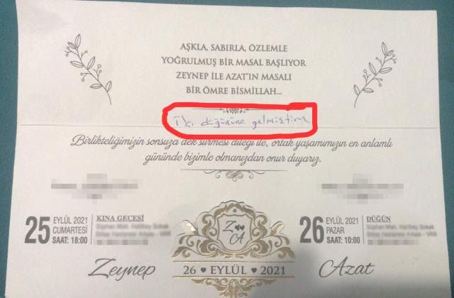 Yaşlı adam, evine gelen düğün davetiyesindeki notu görünce büyük şaşkınlık yaşadı