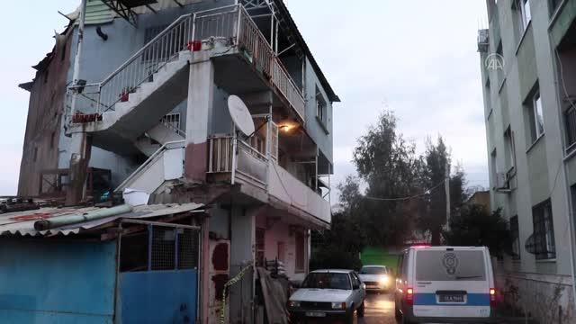 Yaşlı adamın baltayla başından yaraladığı karısı ağır yaralandı