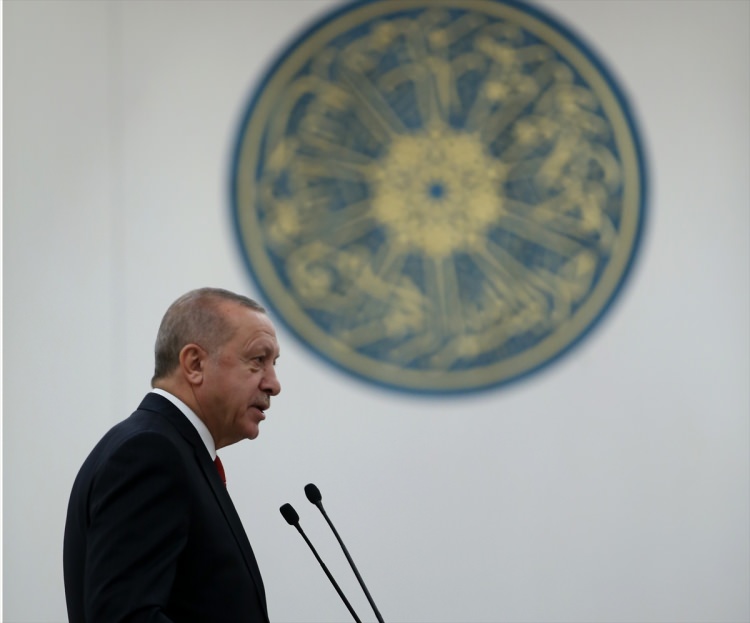 <p>Türkiye Cumhurbaşkanı Recep Tayyip Erdoğan, NATO Liderler Zirvesine katılmak ve resmi temaslarda bulunmak üzere geldiği İngiltere'de Cambridge Camisi'nin açılışını yaptı.</p>
