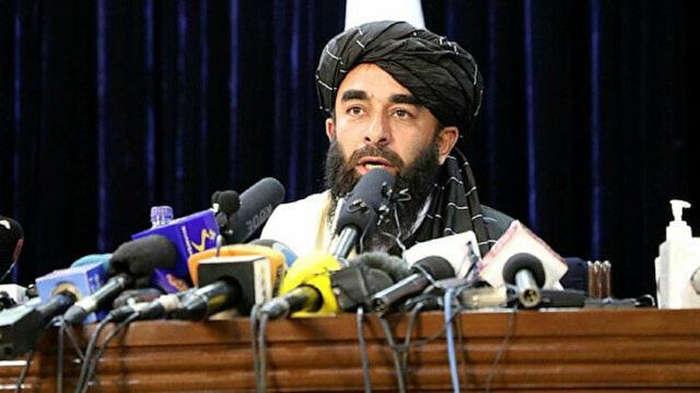 Yüzlerce Afgan kadın, Kabil sokaklarını 'Özgürlük' sloganlarıyla inletti! Taliban göstericileri ateş açarak dağıttı
