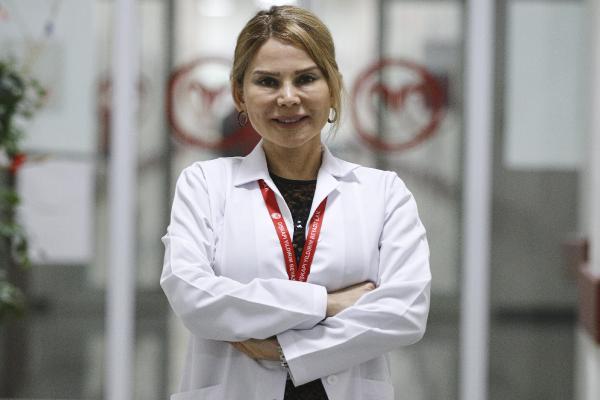 Yüzüne sürdüğü dezenfektan hastanelik etti Yüzüne sürdüğü dezenfektan hastanelik etti