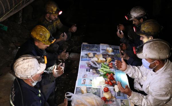Zonguldak'ta yerin metrelerce altında ilk sahur Zonguldak'ta yerin metrelerce altında ilk sahur