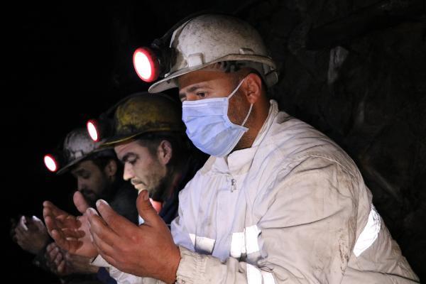 Zonguldak'ta yerin metrelerce altında ilk sahur Zonguldak'ta yerin metrelerce altında ilk sahur