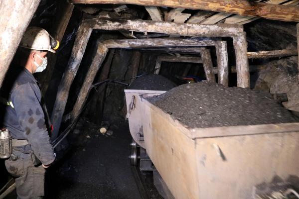 Zonguldak'ta yerin metrelerce altında ilk sahur Zonguldak'ta yerin metrelerce altında ilk sahur